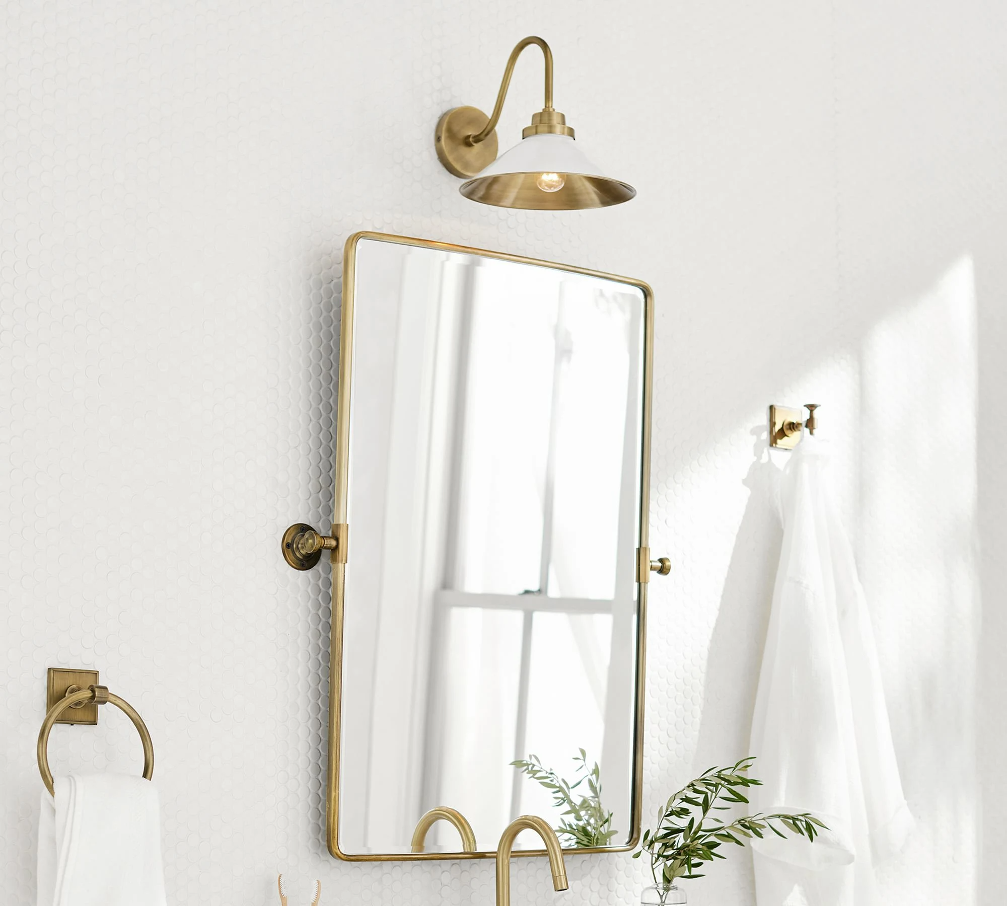 2022 New Arrival Bathroom Hotel Stainless Steel Vanities Modern Waterproof Mirror Cabinets with Mirror