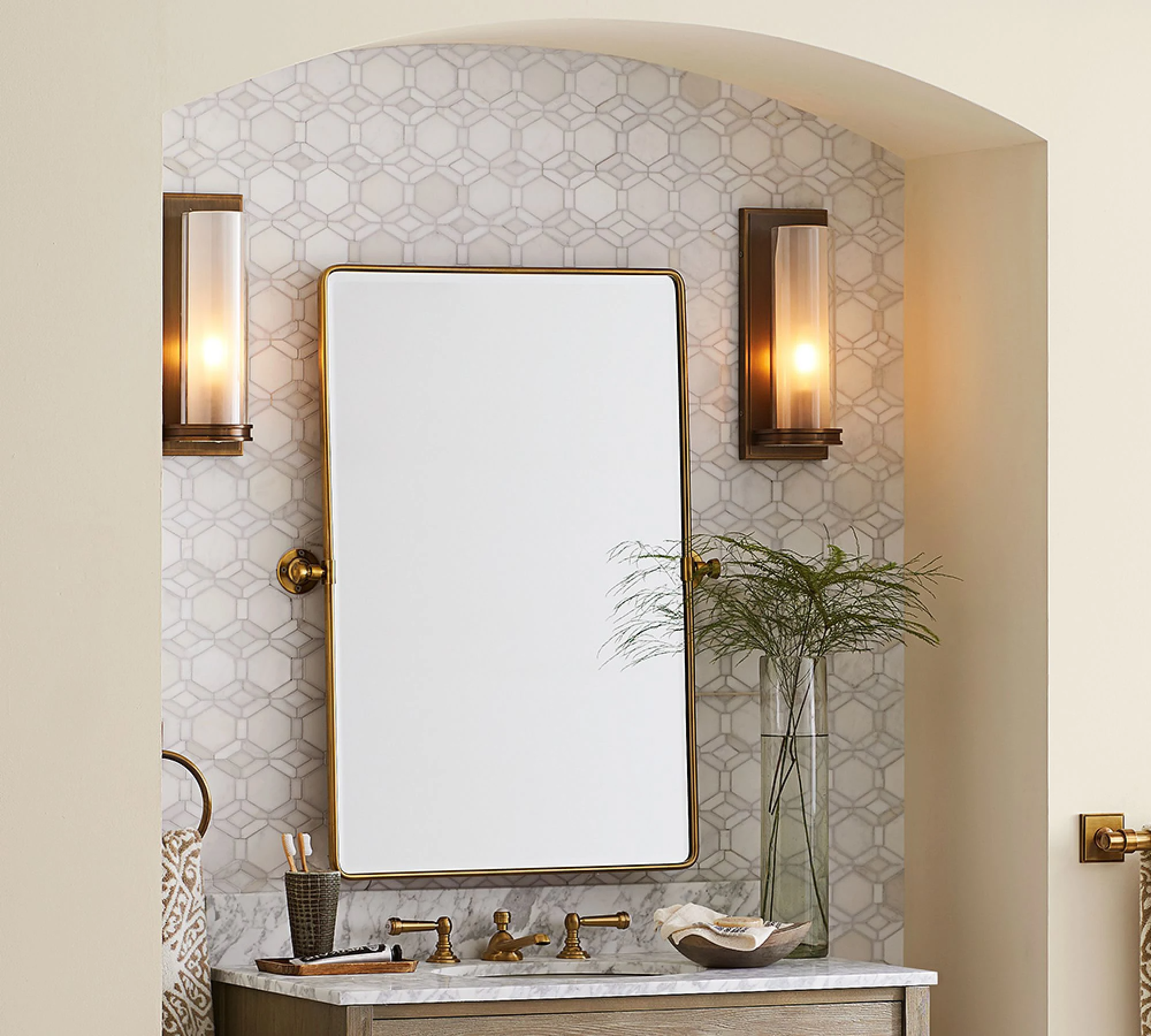 Graceful Hotel Wall Decor Modern Luxury Restroom Mirror Custom Bathroom Mirror